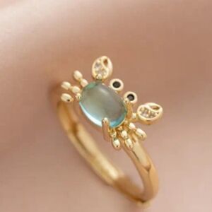 Elegant Gold Crab Ring